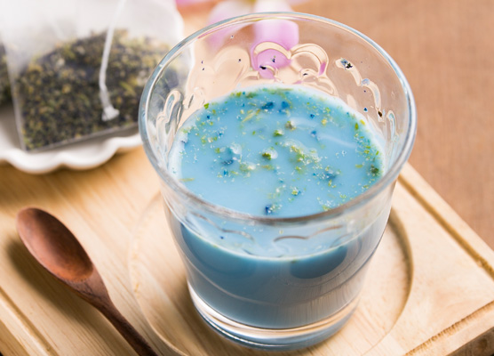 青い美容ドリンク